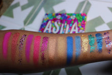 Load image into Gallery viewer, Sweetheart Candy Eyeshadow Palette