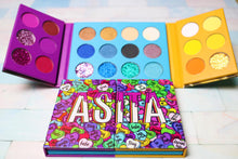 Load image into Gallery viewer, Sweetheart Candy Eyeshadow Palette